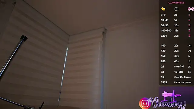 venusleroy  online show from 11/15/25, 09:54