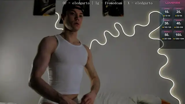 Snapshot of fromed chatting on 06/11/26, 03:43 fromed online show from 06/11/26, 03:43