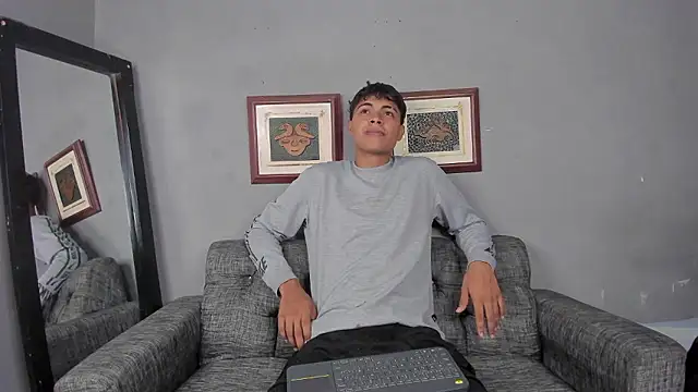 Snapshot of dafnezahiraa_ chatting on 12/03/24, 09:01 dafnezahiraa  online show from 12/03/24, 09:01