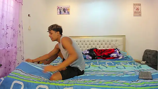 Snapshot of dafnezahiraa_ chatting on 01/30/25, 06:10 dafnezahiraa  online show from 01/30/25, 06:10