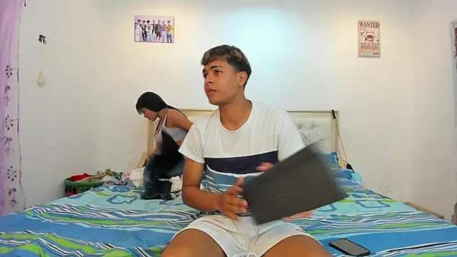 Snapshot of dafnezahiraa_ chatting on 02/16/25, 04:42 dafnezahiraa  online show from 02/16/25, 04:42