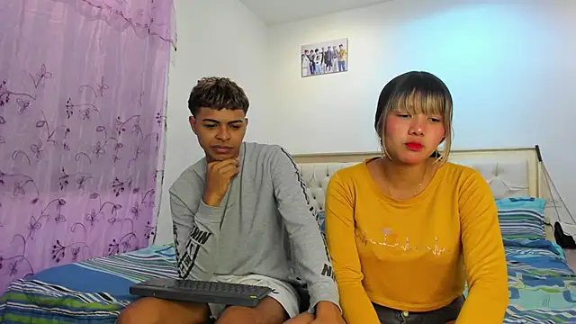 Snapshot of dafnezahiraa_ chatting on 03/11/25, 04:54 dafnezahiraa  online show from 03/11/25, 04:54