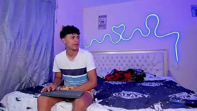 Snapshot of dafnezahiraa_ chatting on 09/19/25, 03:30 dafnezahiraa  online show from 09/19/25, 03:30