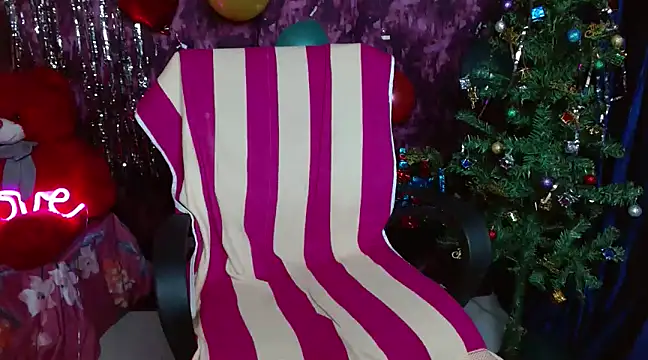 Snapshot of Naughty_Ayesha1 chatting on 12/24/24, 04:44 Naughty Ayesha1 online show from 12/24/24, 04:44