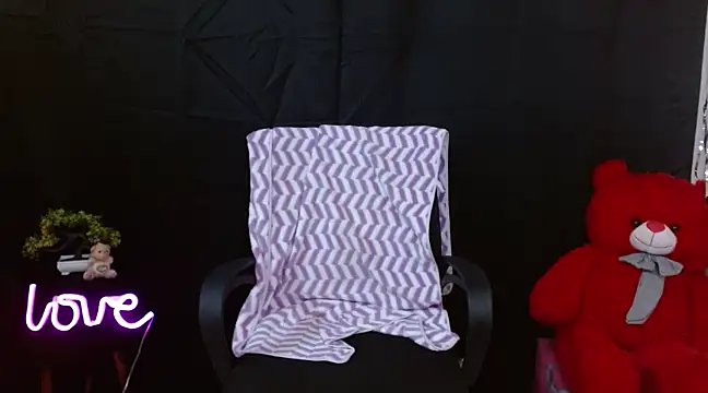 Snapshot of Naughty_Ayesha1 chatting on 12/27/24, 02:47 Naughty Ayesha1 online show from 12/27/24, 02:47