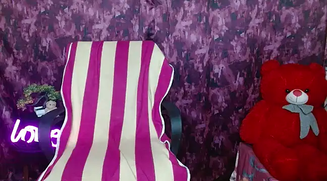 Snapshot of Naughty_Ayesha1 chatting on 01/02/25, 04:09 Naughty Ayesha1 online show from 01/02/25, 04:09