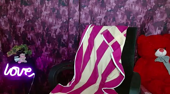 Snapshot of Naughty_Ayesha1 chatting on 01/18/25, 03:49 Naughty Ayesha1 online show from 01/18/25, 03:49