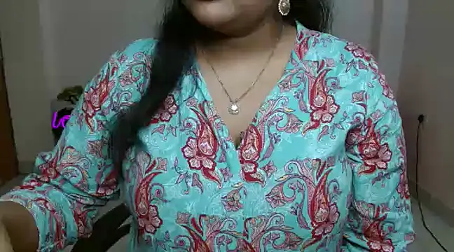 Snapshot of Naughty_Ayesha1 chatting on 01/29/25, 03:33 Naughty Ayesha1 online show from 01/29/25, 03:33