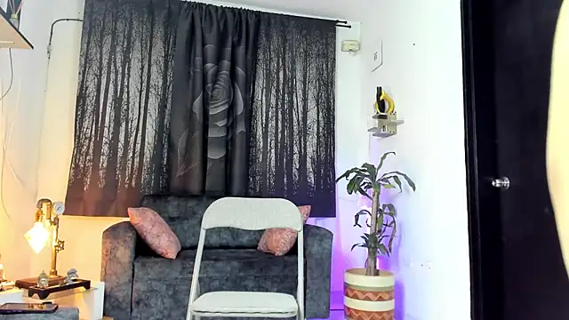 Alaia Love77 online show from 11/18/25, 10:14