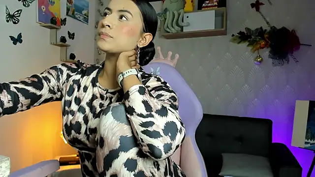 Alaia Love77 online show from 12/15/25, 10:47