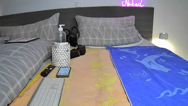 Sissy-Bee online show from 11/09/25, 07:12