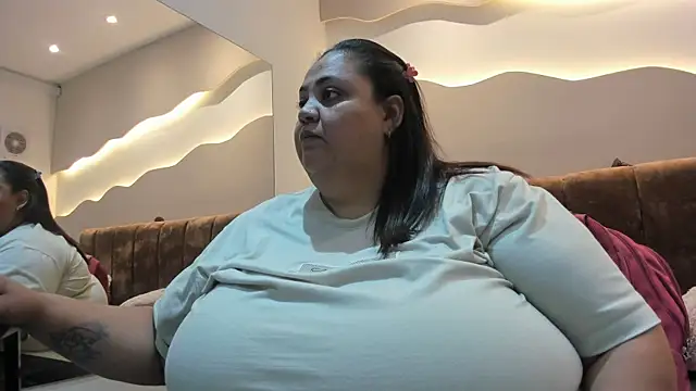 Snapshot of Alisson_am chatting on 04/19/26, 11:42 Alisson am online show from 04/19/26, 11:42