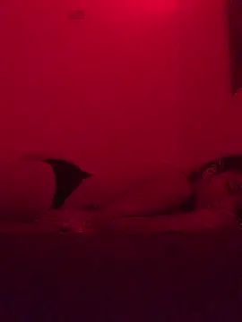 Snapshot of Marielasanchez chatting on 02/25/25, 07:09 Marielasanchez online show from 02/25/25, 07:09