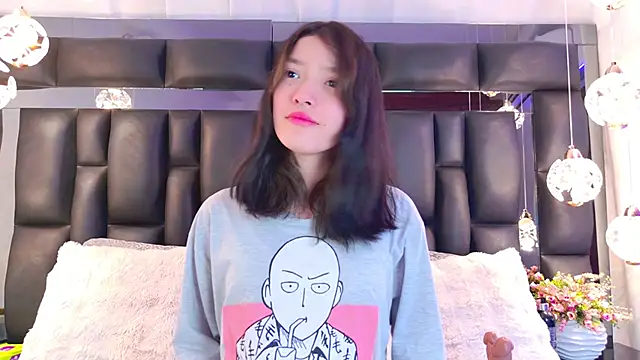 AlliciaKim online show from 02/17/25, 07:21