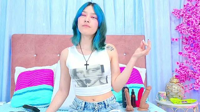 AlliciaKim online show from 11/06/25, 07:15