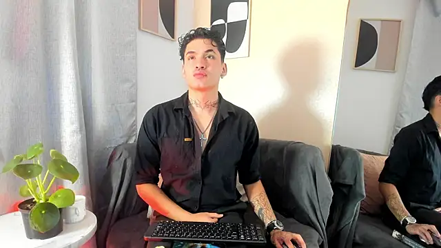 MatheoVelez online show from 01/31/25, 01:11