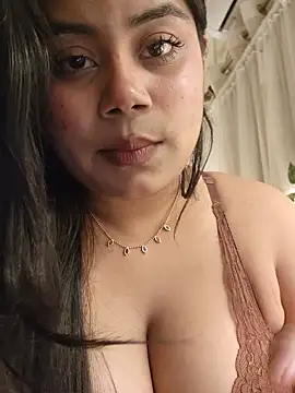 Snapshot of its_amesha chatting on 12/19/24, 10:32 its amesha online show from 12/19/24, 10:32