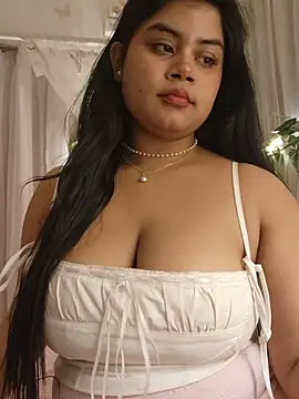 Snapshot of its_amesha chatting on 02/14/25, 10:25 its amesha online show from 02/14/25, 10:25