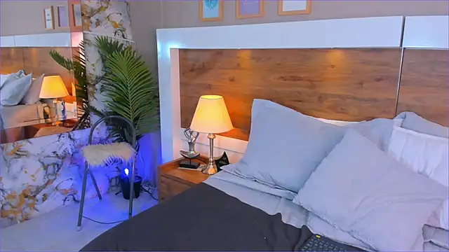 EmaBakker online show from 01/05/26, 05:27