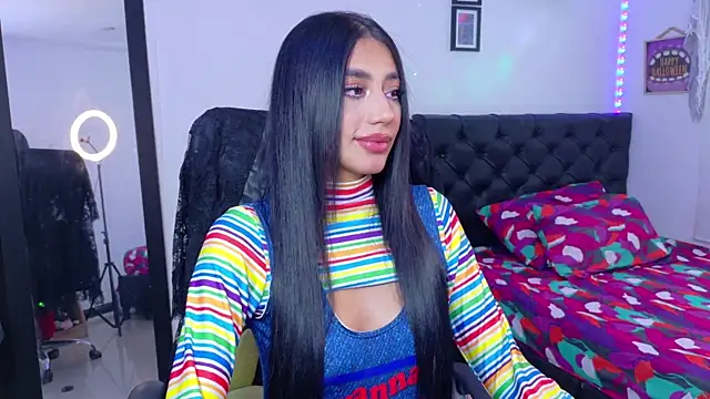 JulietaCheerr online show from 10/28/25, 01:36