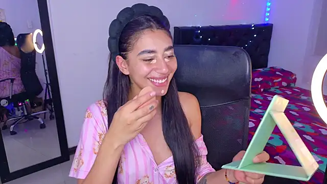 JulietaCheerr online show from 12/16/25, 01:10