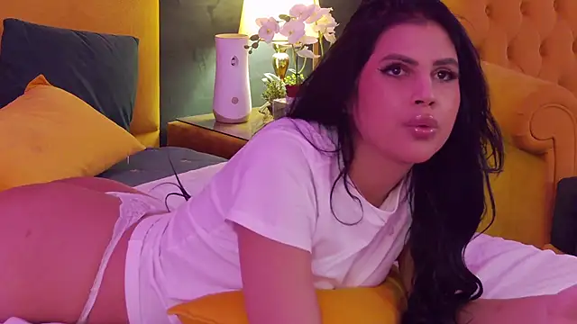 Snapshot of GiuliaHarvey chatting on 02/22/25, 10:20 GiuliaHarvey online show from 02/22/25, 10:20