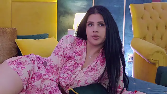 Snapshot of GiuliaHarvey chatting on 03/07/25, 04:33 GiuliaHarvey online show from 03/07/25, 04:33