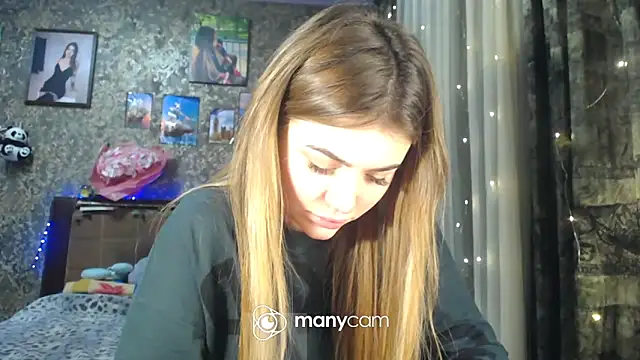Snapshot of BonnyShy chatting on 12/08/24, 01:47 BonnyShy online show from 12/08/24, 01:47