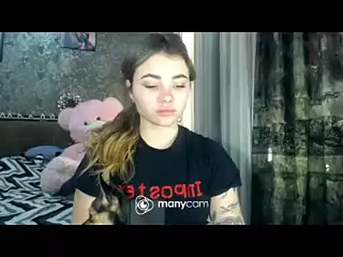 Snapshot of BonnyShy chatting on 02/19/25, 11:28 BonnyShy online show from 02/19/25, 11:28