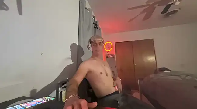 Snapshot of twentywithafelonyy chatting on 12/05/24, 10:44 twentywithafelonyy online show from 12/05/24, 10:44