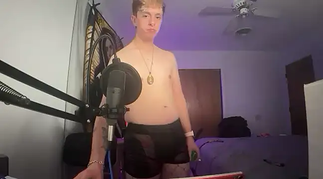 Snapshot of twentywithafelonyy chatting on 12/14/24, 09:29 twentywithafelonyy online show from 12/14/24, 09:29