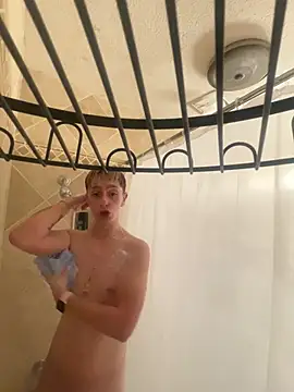 Snapshot of twentywithafelonyy chatting on 01/22/25, 03:20 twentywithafelonyy online show from 01/22/25, 03:20