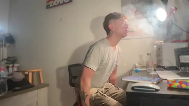 Snapshot of twentywithafelonyy chatting on 02/12/25, 07:13 twentywithafelonyy online show from 02/12/25, 07:13