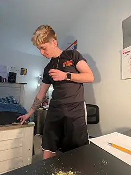 Snapshot of twentywithafelonyy chatting on 02/22/25, 08:09 twentywithafelonyy online show from 02/22/25, 08:09