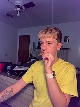 Snapshot of twentywithafelonyy chatting on 02/26/25, 06:32 twentywithafelonyy online show from 02/26/25, 06:32