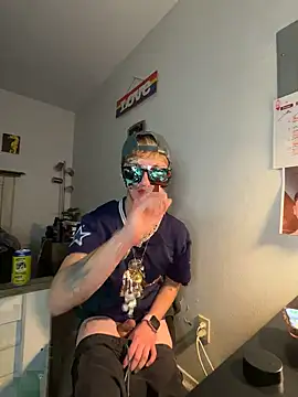 Snapshot of twentywithafelonyy chatting on 03/01/25, 12:56 twentywithafelonyy online show from 03/01/25, 12:56