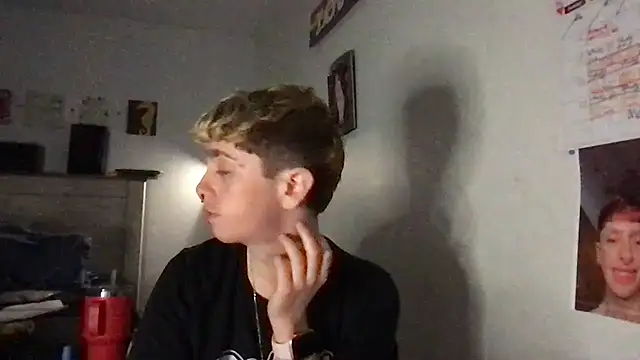 Snapshot of twentywithafelonyy chatting on 03/02/25, 11:50 twentywithafelonyy online show from 03/02/25, 11:50