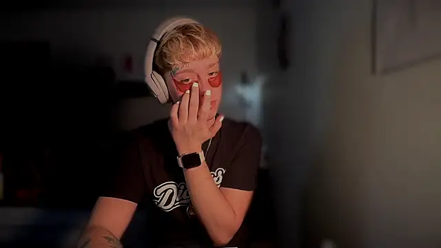 Snapshot of twentywithafelonyy chatting on 03/14/25, 12:29 twentywithafelonyy online show from 03/14/25, 12:29