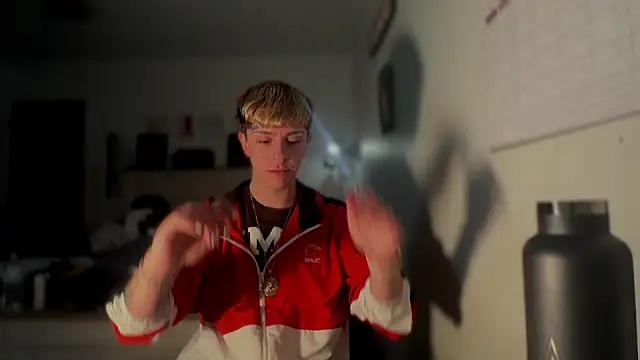 Snapshot of twentywithafelonyy chatting on 03/16/25, 06:53 twentywithafelonyy online show from 03/16/25, 06:53