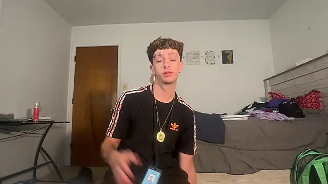 Snapshot of twentywithafelonyy chatting on 09/27/25, 04:34 twentywithafelonyy online show from 09/27/25, 04:34