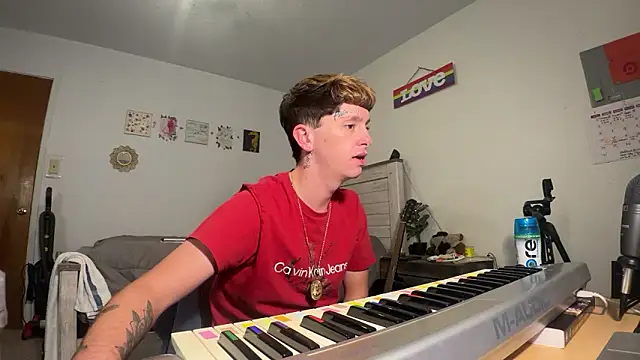 Snapshot of twentywithafelonyy chatting on 09/29/25, 06:29 twentywithafelonyy online show from 09/29/25, 06:29