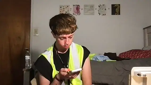 Snapshot of twentywithafelonyy chatting on 10/12/25, 05:17 twentywithafelonyy online show from 10/12/25, 05:17