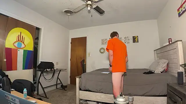 Snapshot of twentywithafelonyy chatting on 10/31/25, 03:57 twentywithafelonyy online show from 10/31/25, 03:57