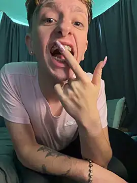 twentywithafelonyy online show from 06/15/26, 05:48