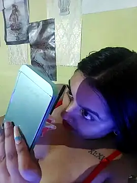 Snapshot of GoddessLorenaTheeSiren chatting on 12/21/24, 08:21 GoddessLorenaTheeSiren online show from 12/21/24, 08:21