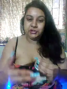 Snapshot of GoddessLorenaTheeSiren chatting on 01/01/25, 09:28 GoddessLorenaTheeSiren online show from 01/01/25, 09:28