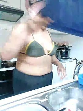 Snapshot of GoddessLorenaTheeSiren chatting on 03/03/25, 12:37 GoddessLorenaTheeSiren online show from 03/03/25, 12:37