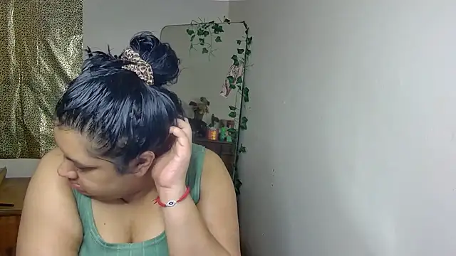 Snapshot of GoddessLorenaTheeSiren chatting on 09/09/25, 09:31 GoddessLorenaTheeSiren online show from 09/09/25, 09:31