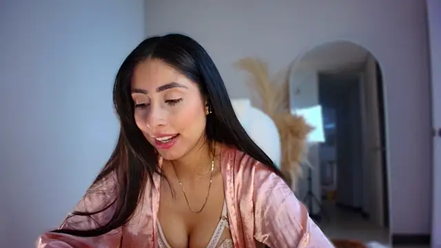 auroracaruso11 online show from 11/21/25, 09:35