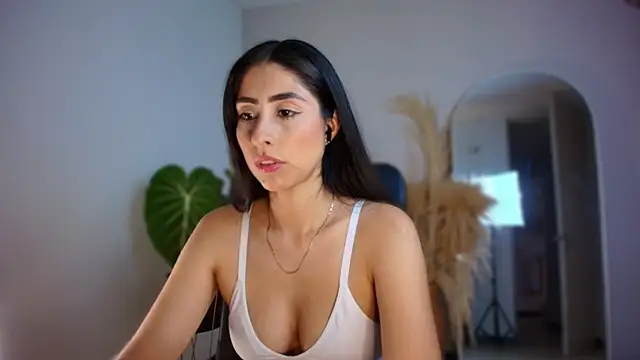 auroracaruso11 online show from 11/26/25, 10:11